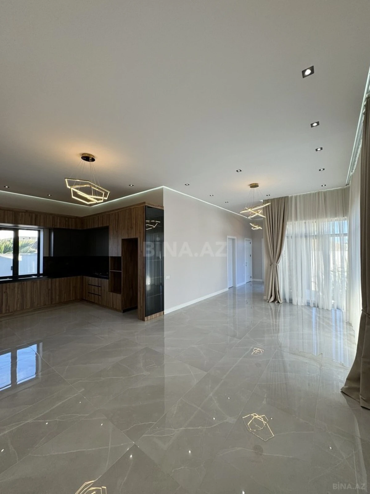 Satılır 4 otaqlı həyət evi 140 m²