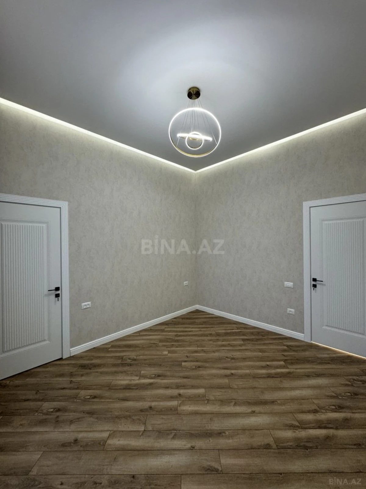 Satılır 4 otaqlı həyət evi 220 m²