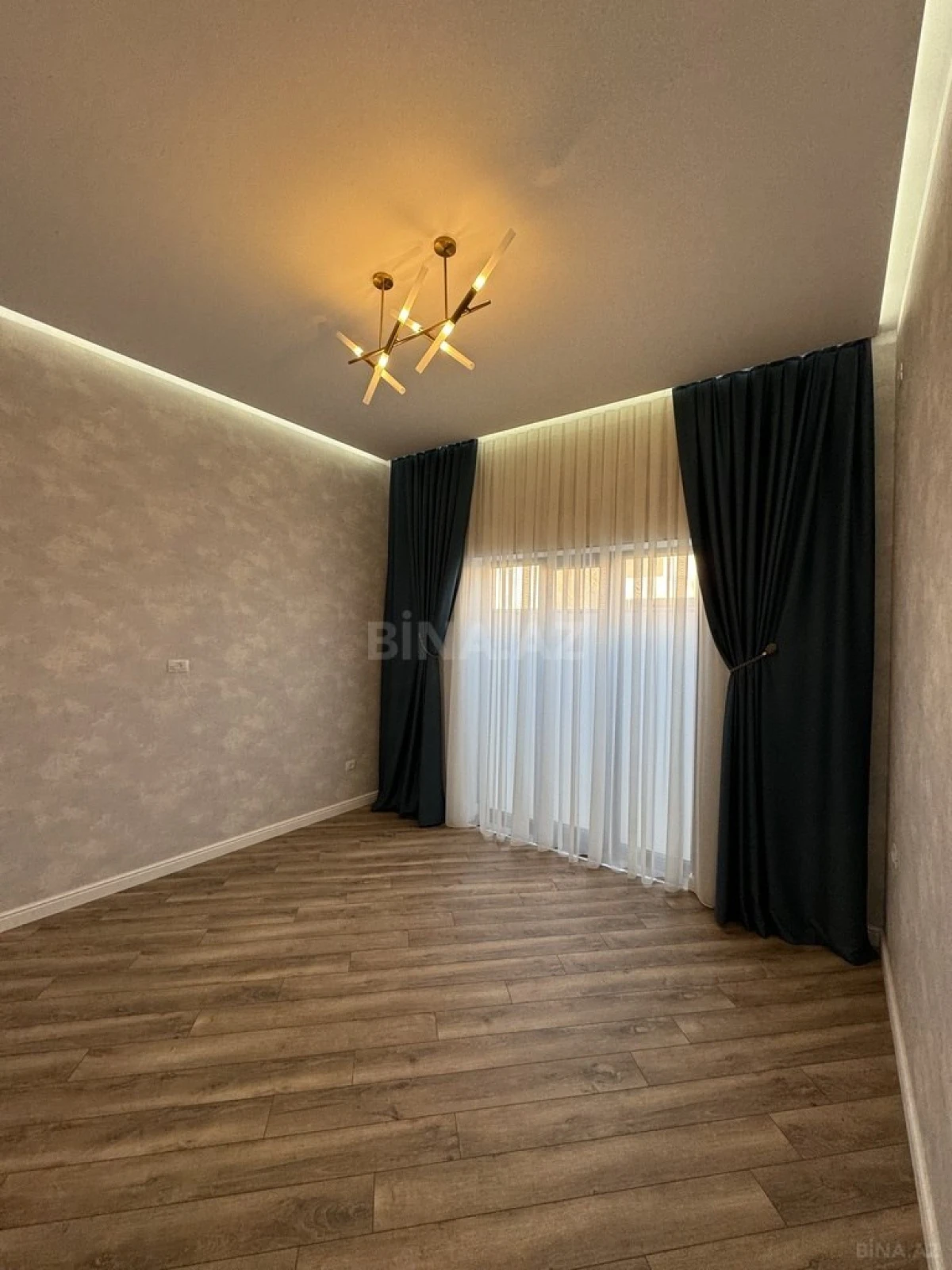 Satılır 4 otaqlı həyət evi 220 m²