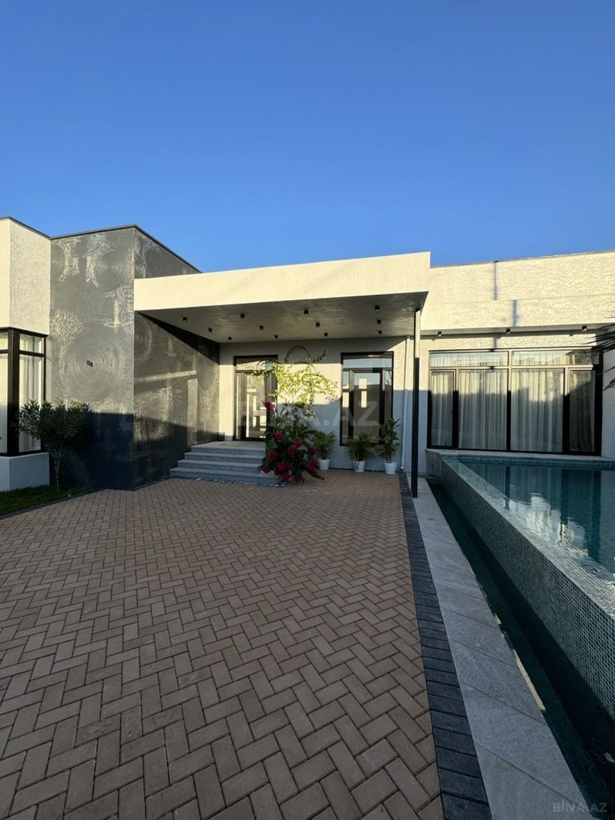 Satılır 4 otaqlı həyət evi 220 m²