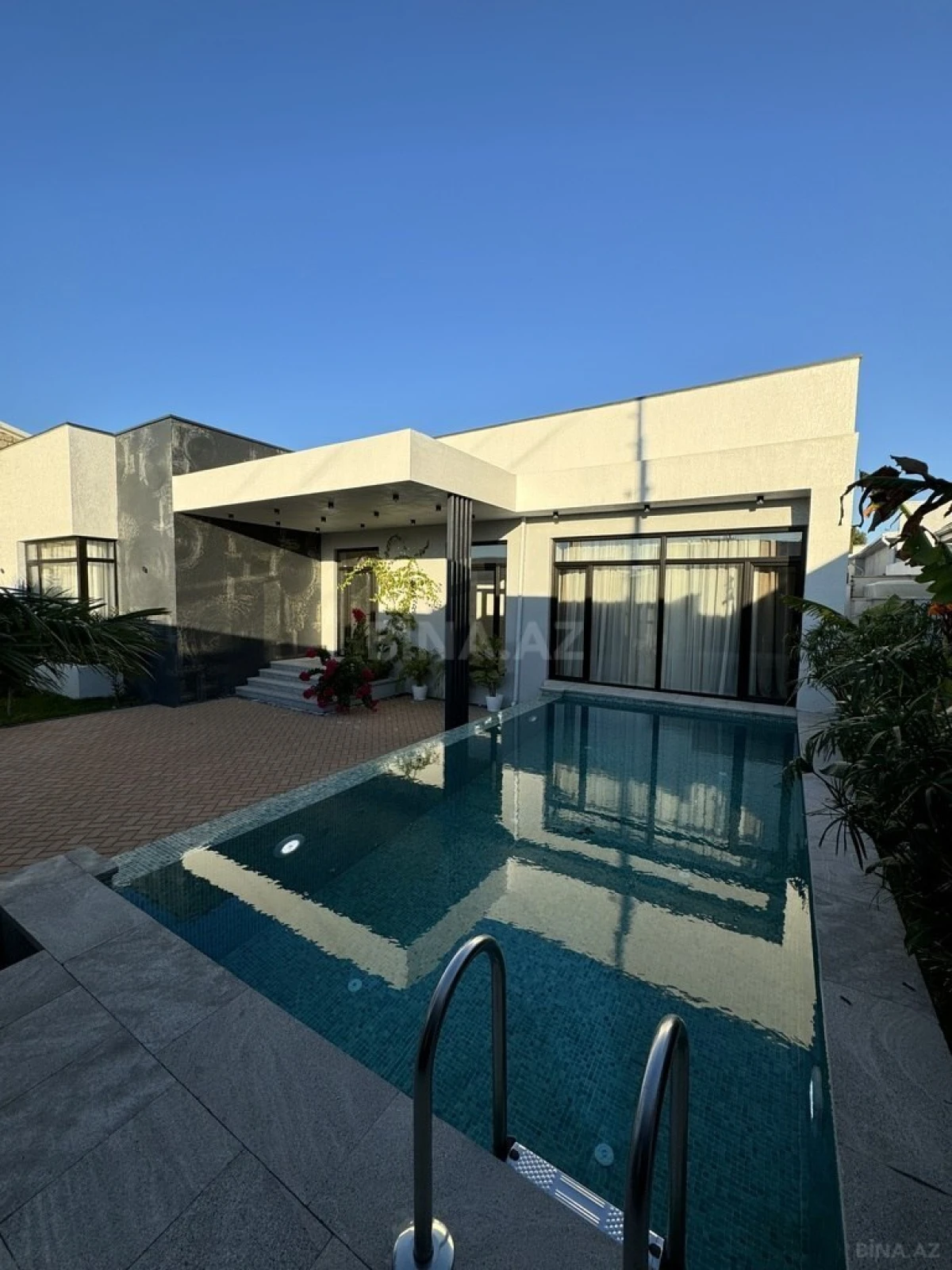 Satılır 4 otaqlı həyət evi 220 m²