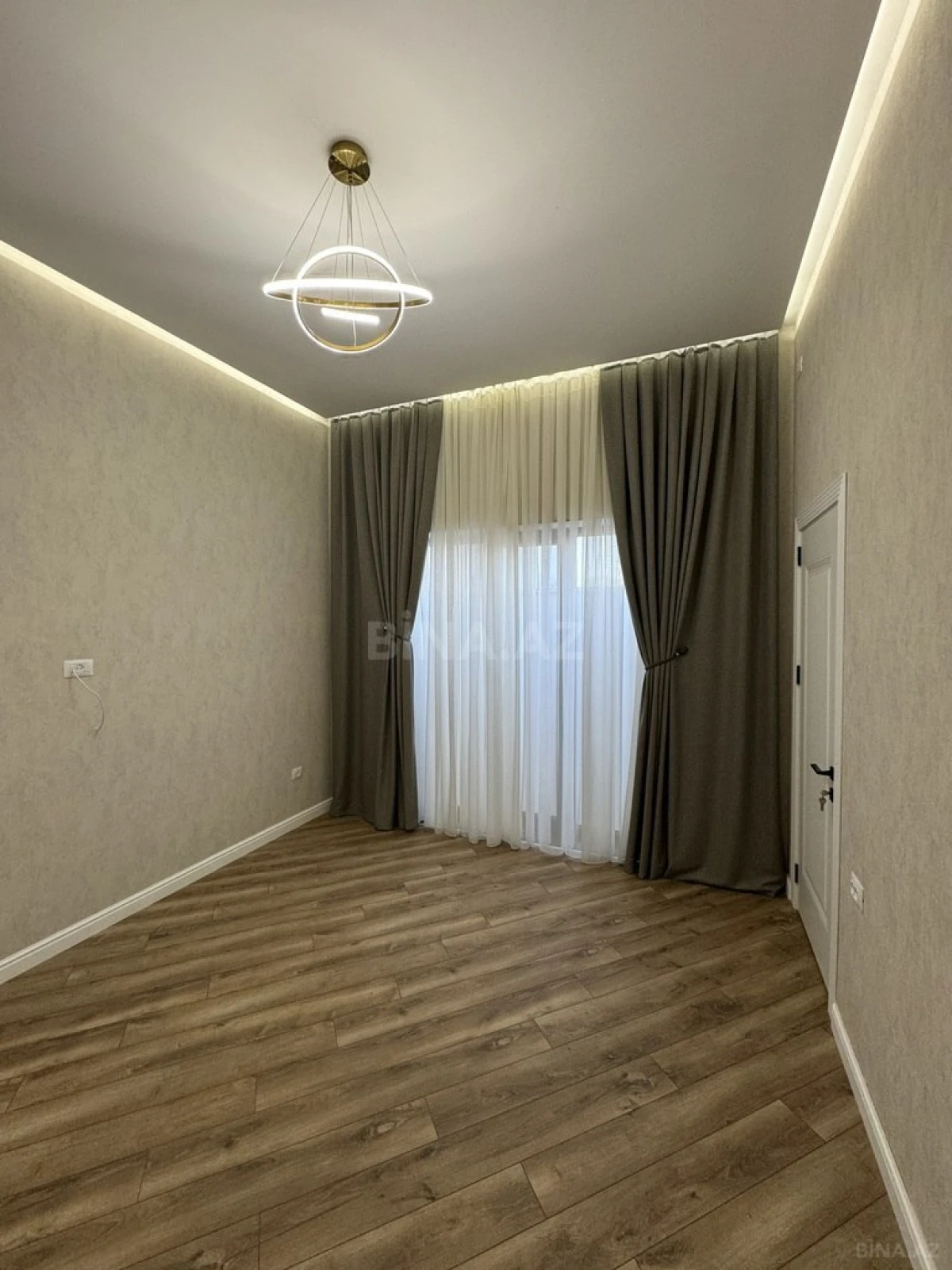 Satılır 4 otaqlı həyət evi 220 m²