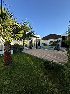 Satılır 4 otaqlı həyət evi 220 m²