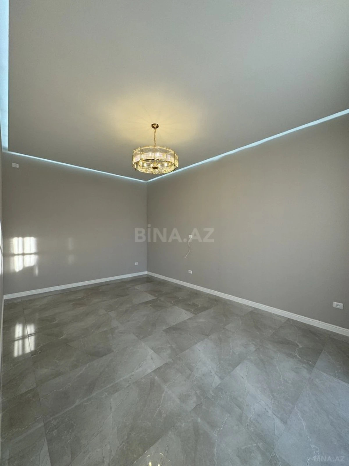 Satılır 4 otaqlı həyət evi 220 m²