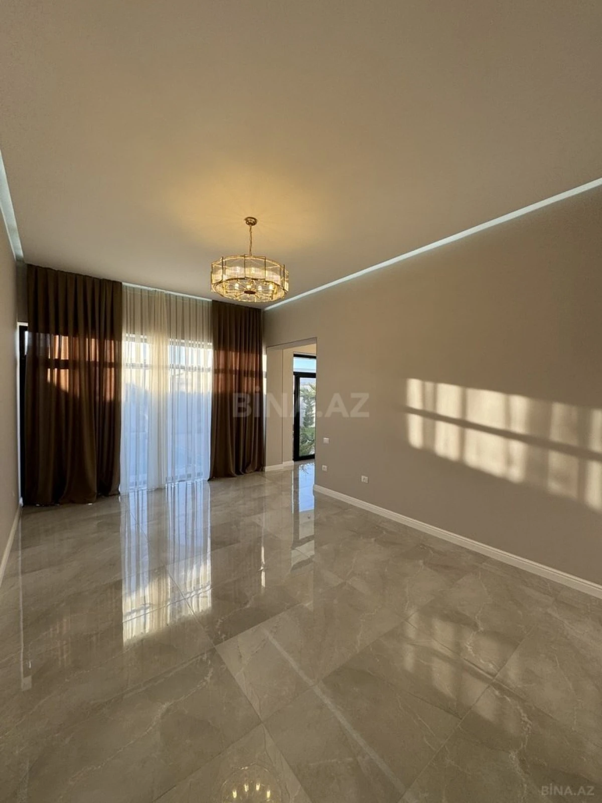 Satılır 4 otaqlı həyət evi 220 m²