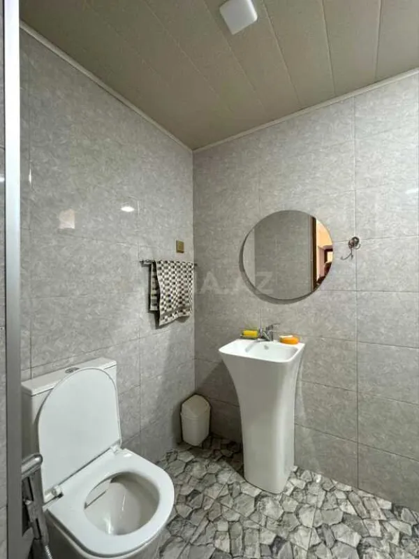 Satılır 9 otaqlı həyət evi 220 m²
