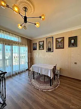 Satılır 9 otaqlı həyət evi 220 m²