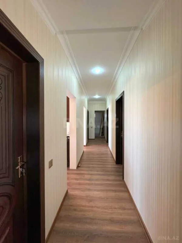 Satılır 9 otaqlı həyət evi 220 m²