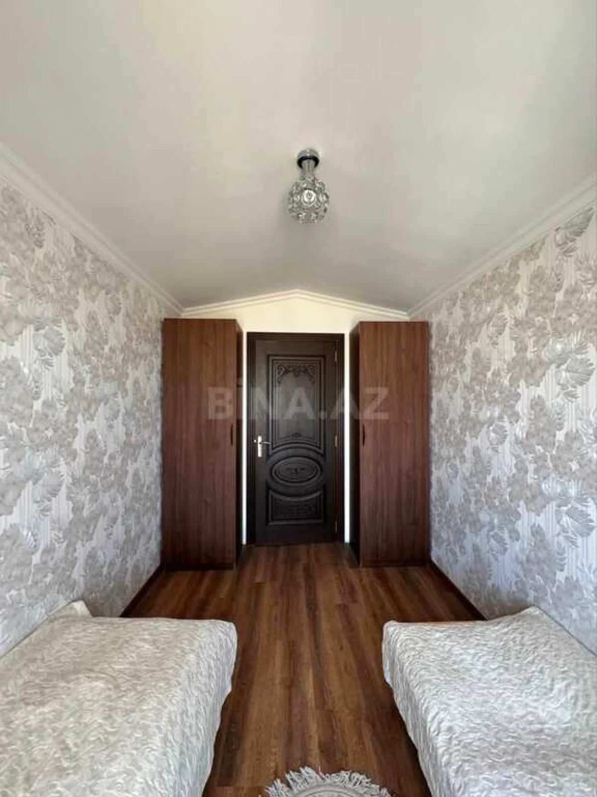 Satılır 9 otaqlı həyət evi 220 m²