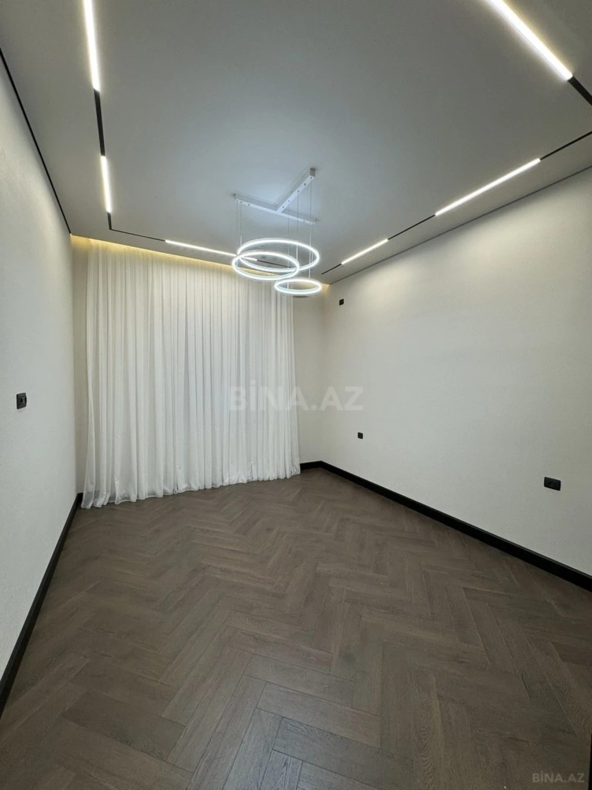Satılır 4 otaqlı həyət evi 220 m²