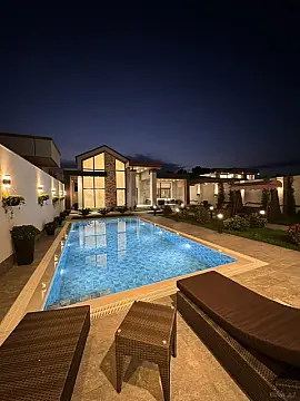 Satılır 4 otaqlı həyət evi 220 m²