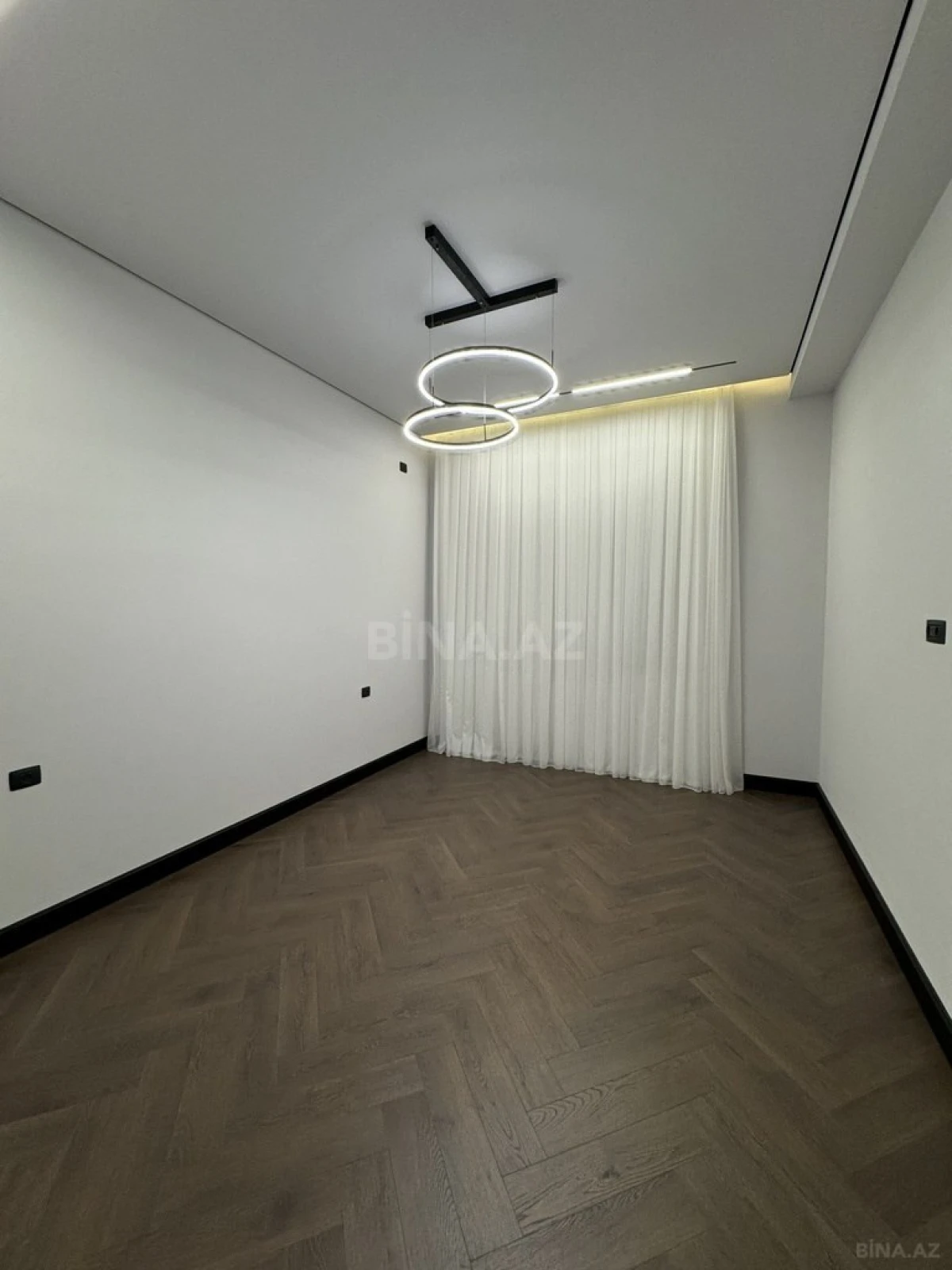Satılır 4 otaqlı həyət evi 220 m²