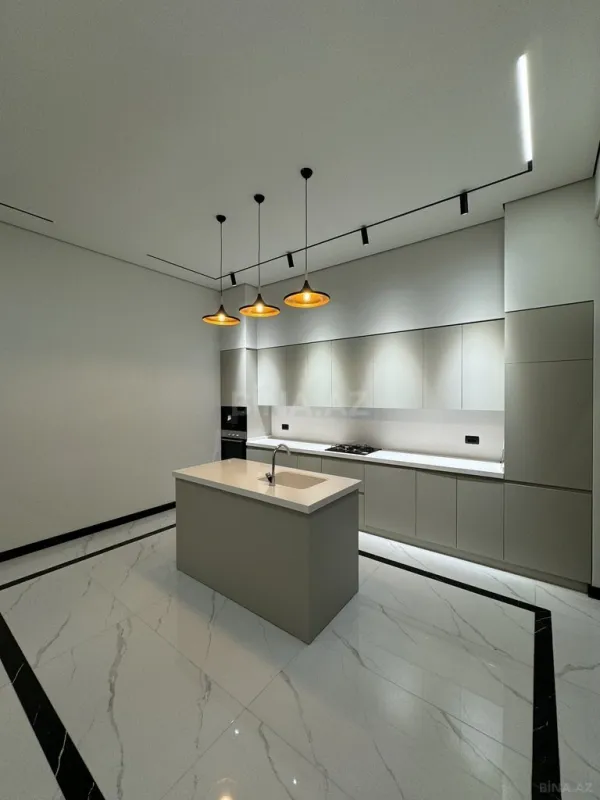 Satılır 4 otaqlı həyət evi 220 m²