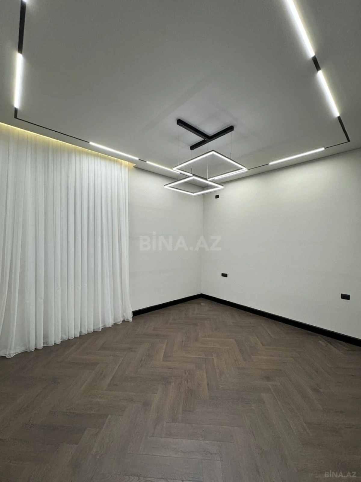 Satılır 4 otaqlı həyət evi 220 m²
