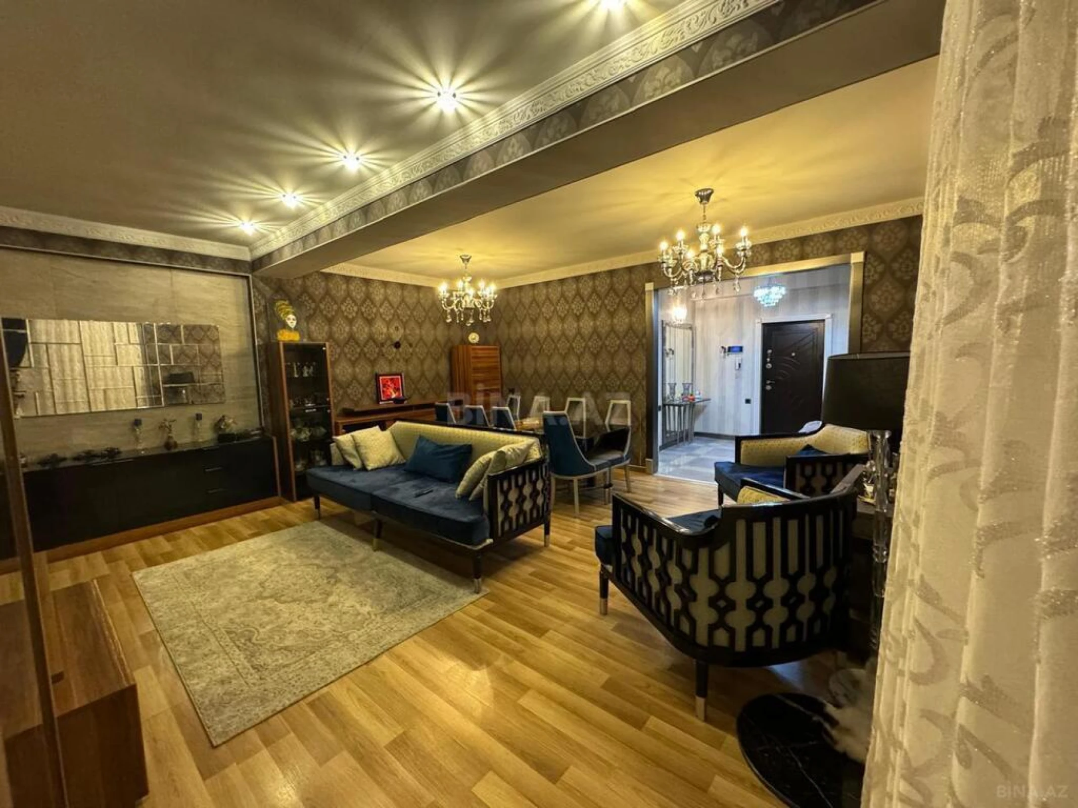 Satılır 3 otaqlı mənzil 138 m²