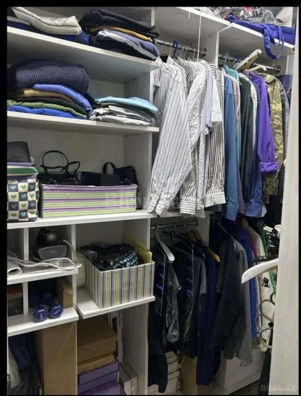 Satılır 3 otaqlı mənzil 138 m²