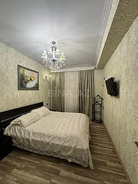 Satılır 3 otaqlı mənzil 138 m²