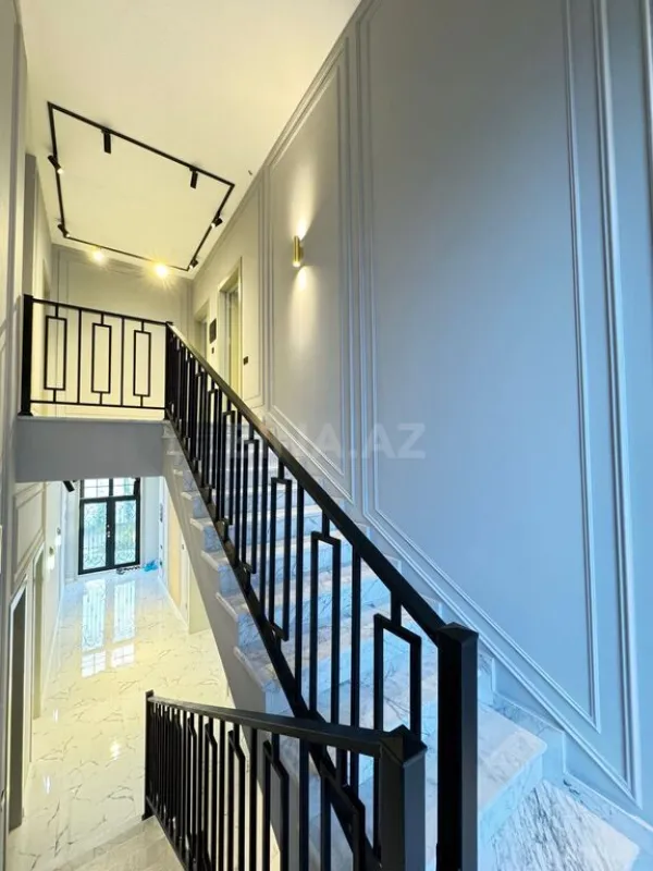 Satılır 5 otaqlı həyət evi 350 m²