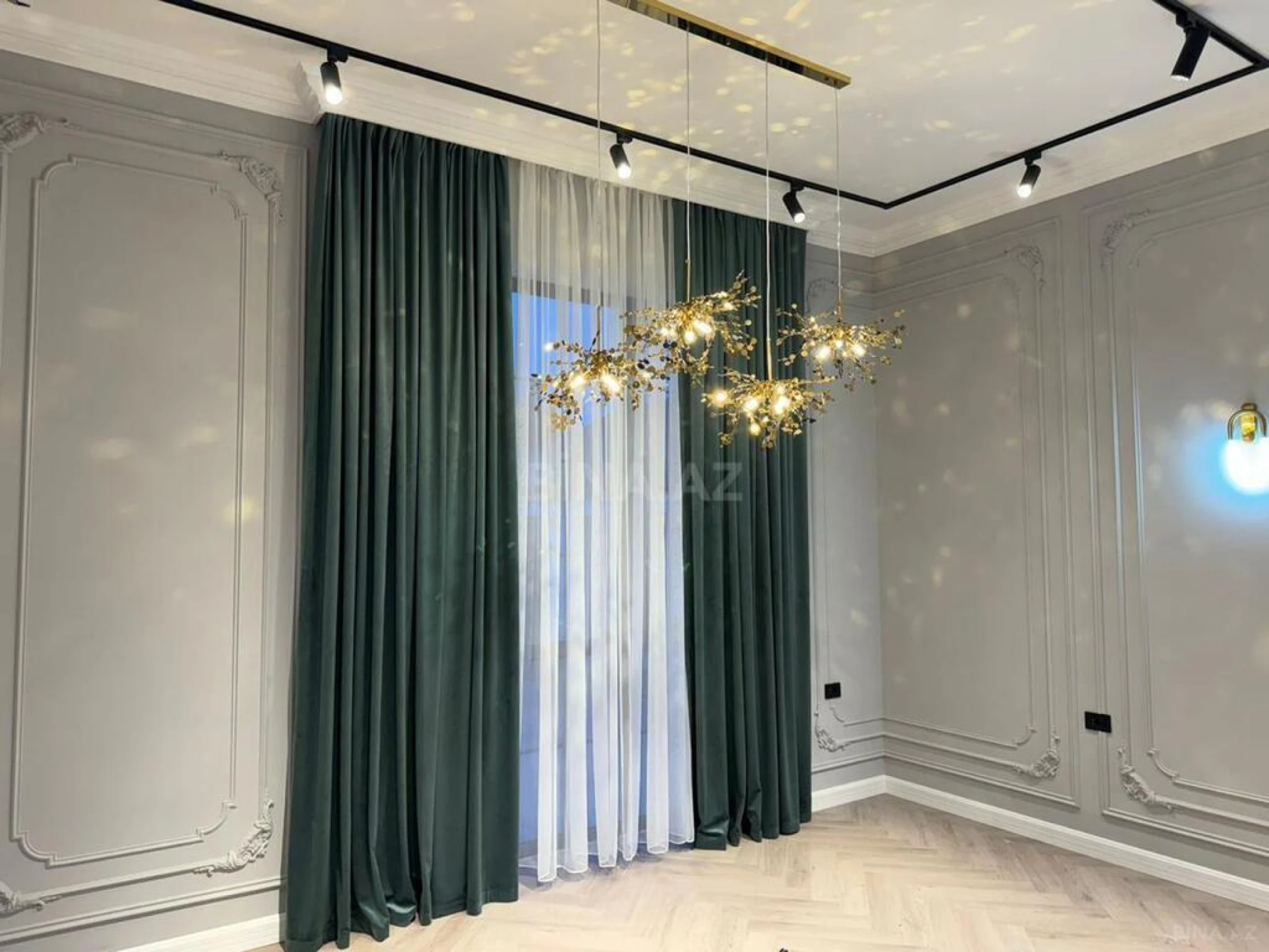 Satılır 5 otaqlı həyət evi 350 m²