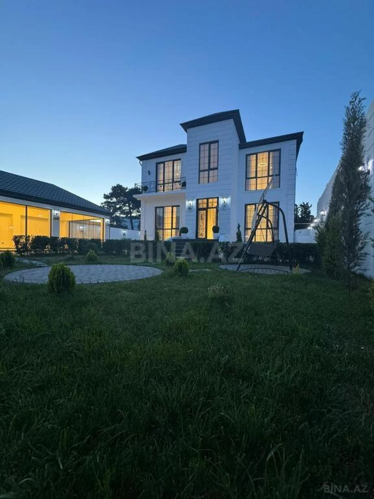 Satılır 5 otaqlı həyət evi 350 m²