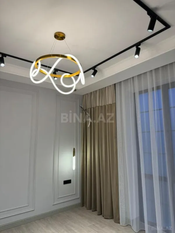 Satılır 5 otaqlı həyət evi 350 m²