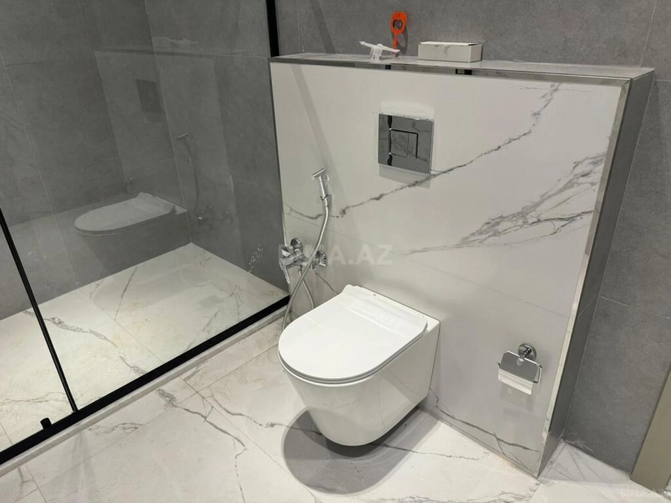 Satılır 5 otaqlı həyət evi 350 m²