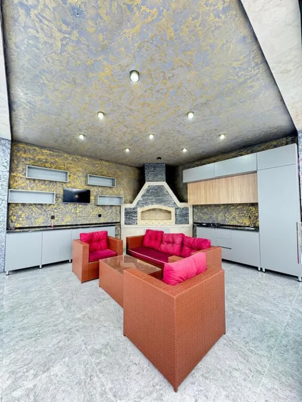 Satılır 4 otaqlı həyət evi 200 m²