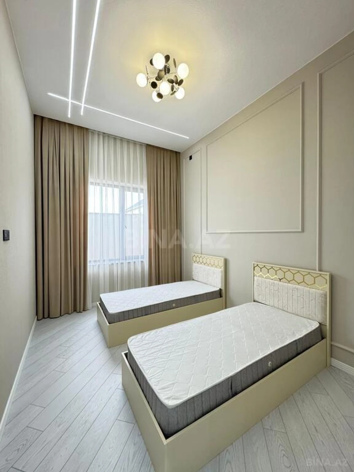 Satılır 4 otaqlı həyət evi 200 m²