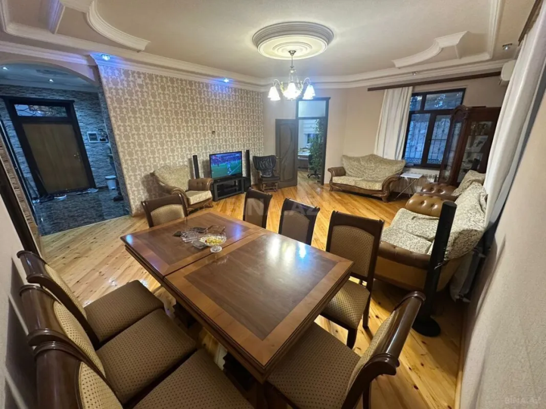 Satılır 7 otaqlı həyət evi 290 m²