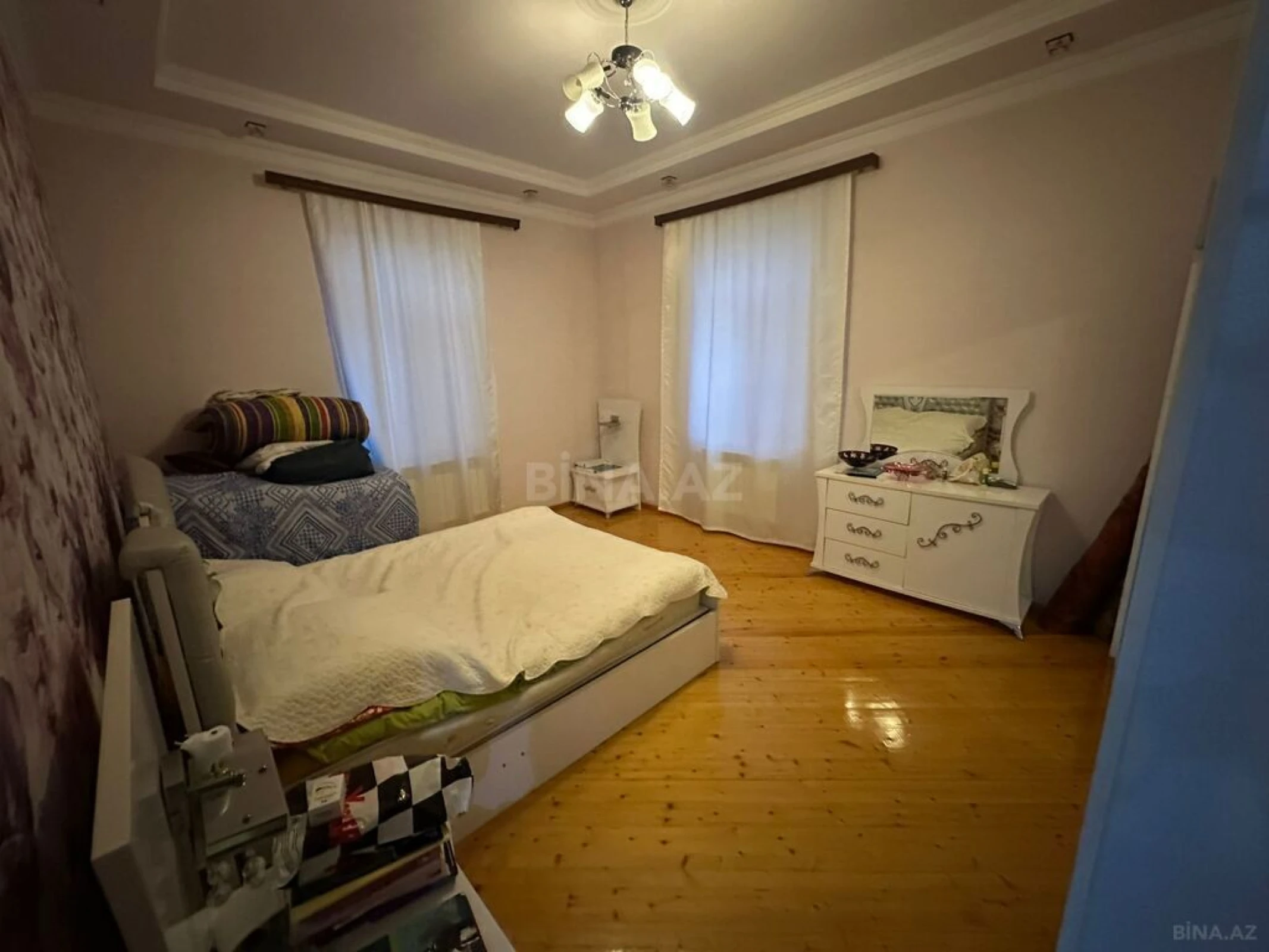 Satılır 7 otaqlı həyət evi 290 m²