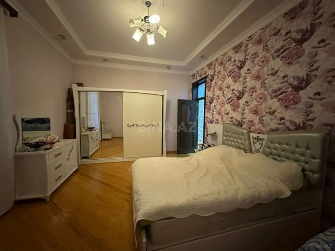 Satılır 7 otaqlı həyət evi 290 m²