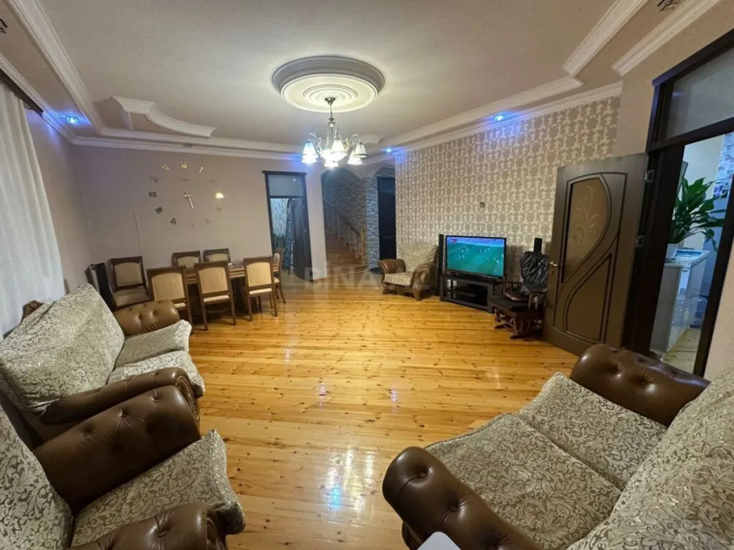 Satılır 7 otaqlı həyət evi 290 m²