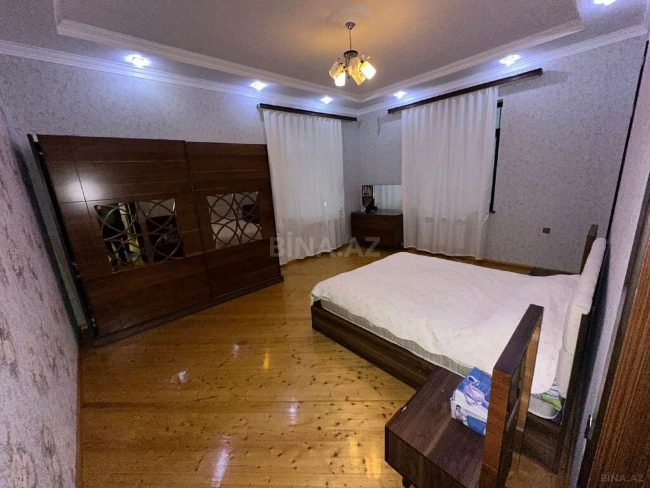 Satılır 7 otaqlı həyət evi 290 m²