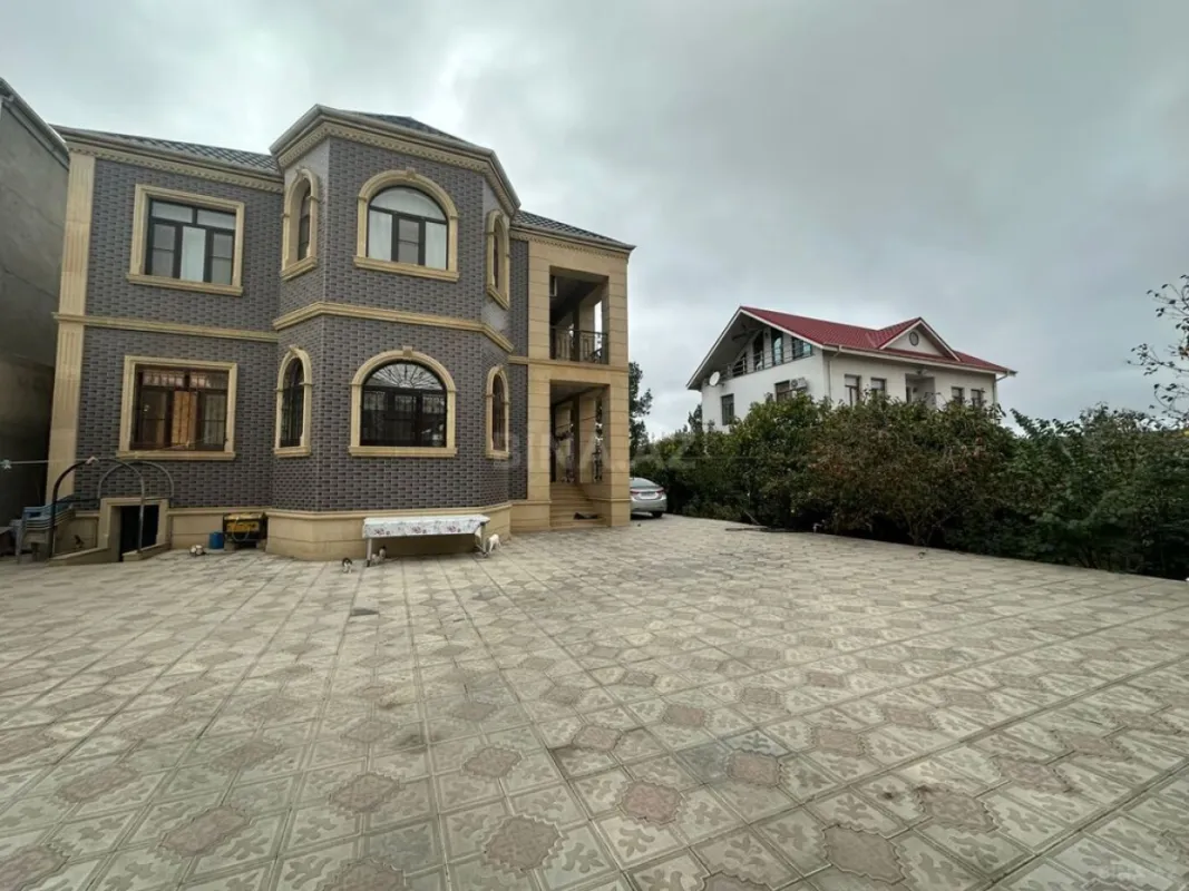 Satılır 7 otaqlı həyət evi 290 m²