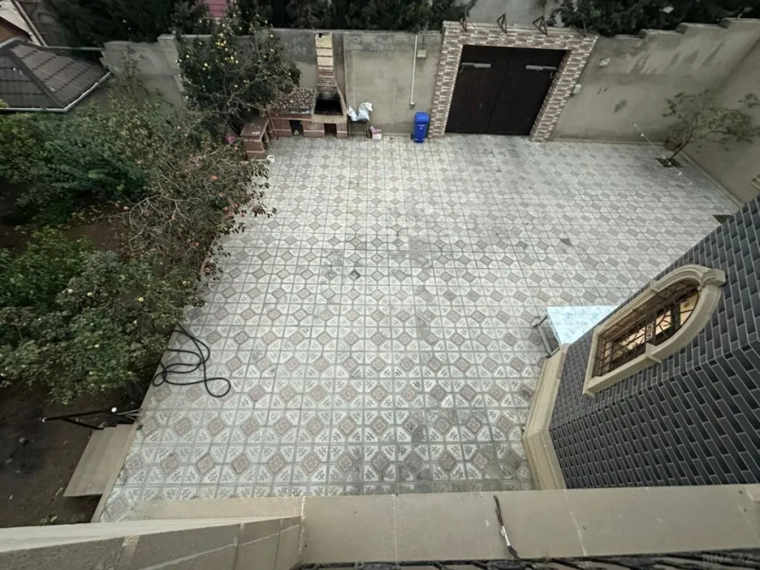 Satılır 7 otaqlı həyət evi 290 m²