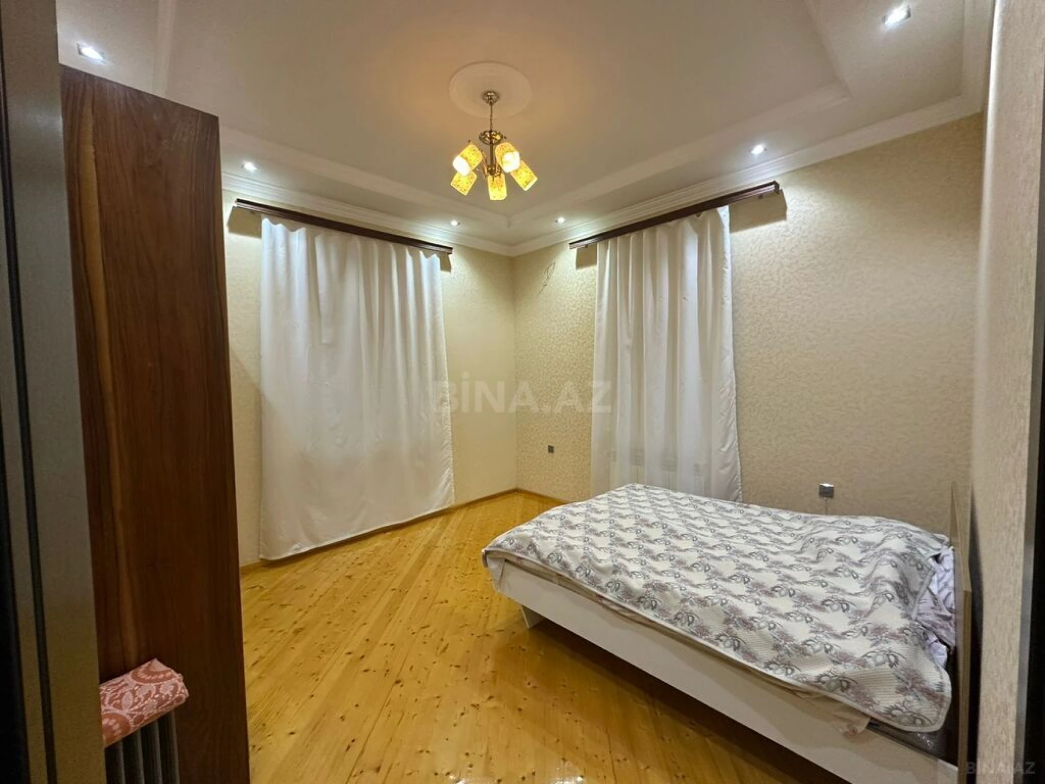 Satılır 7 otaqlı həyət evi 290 m²