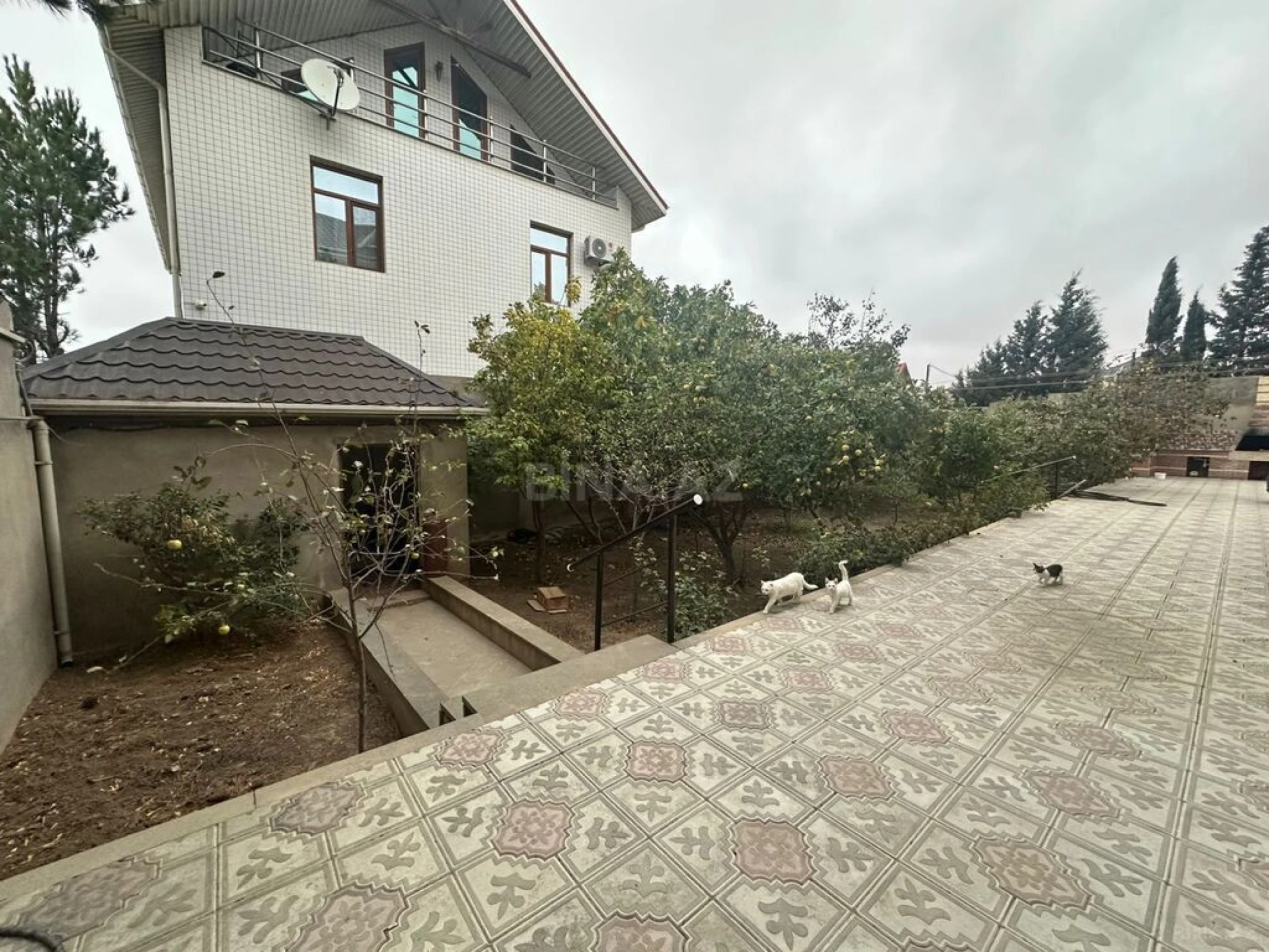 Satılır 7 otaqlı həyət evi 290 m²