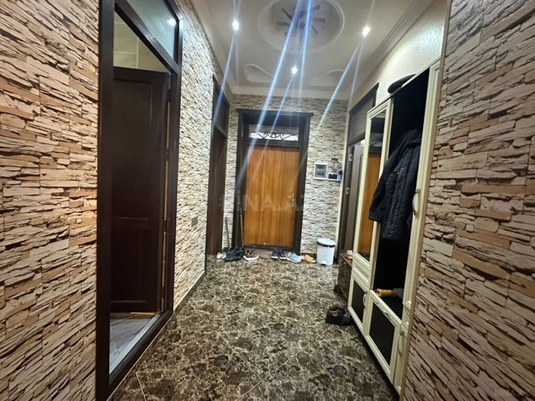 Satılır 7 otaqlı həyət evi 290 m²