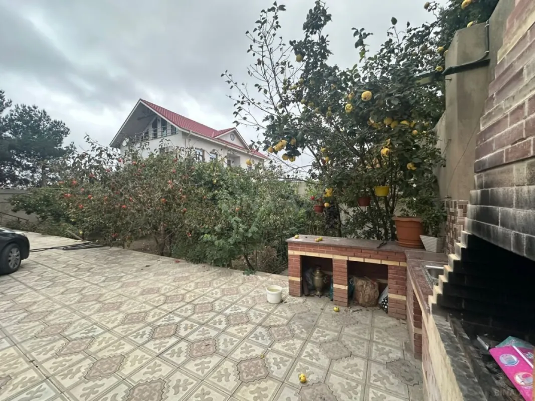 Satılır 7 otaqlı həyət evi 290 m²