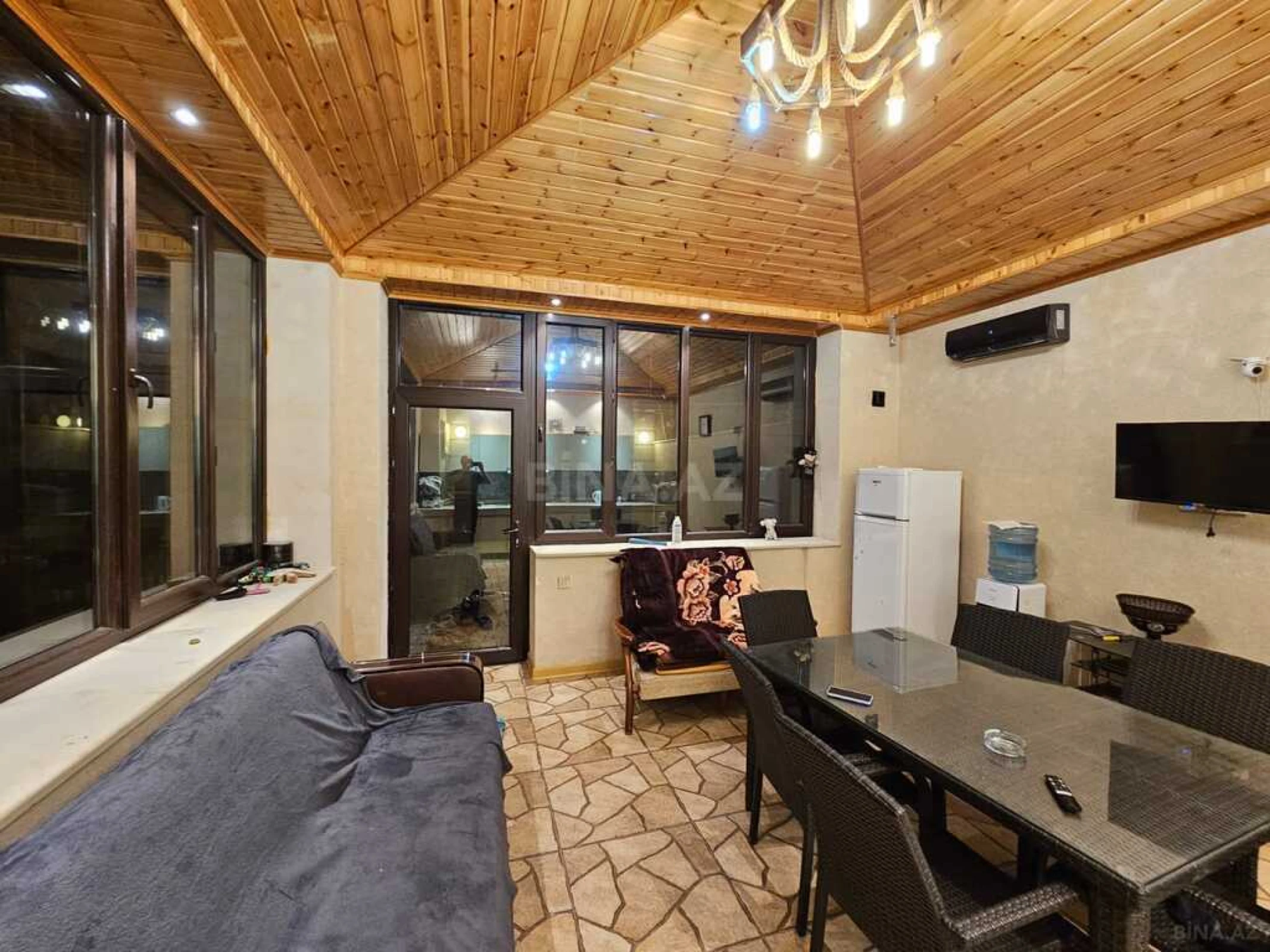 Kirayə verilir 5 otaqlı həyət evi 230 m²