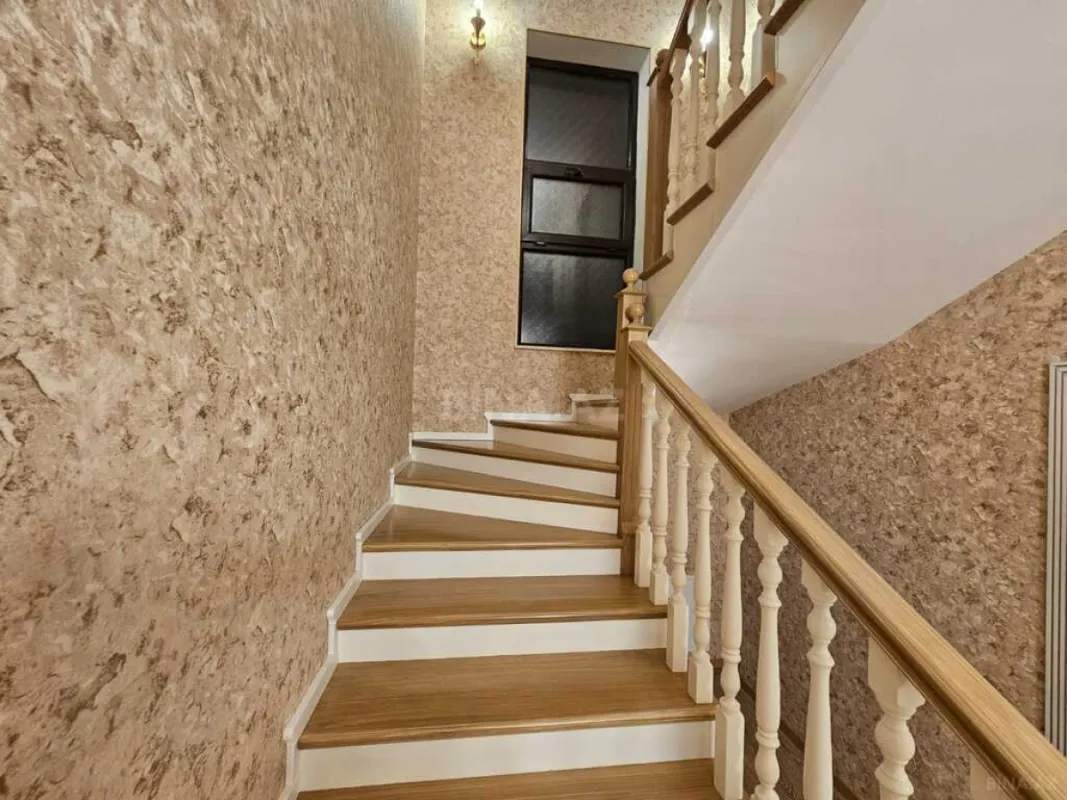 Kirayə verilir 5 otaqlı həyət evi 230 m²