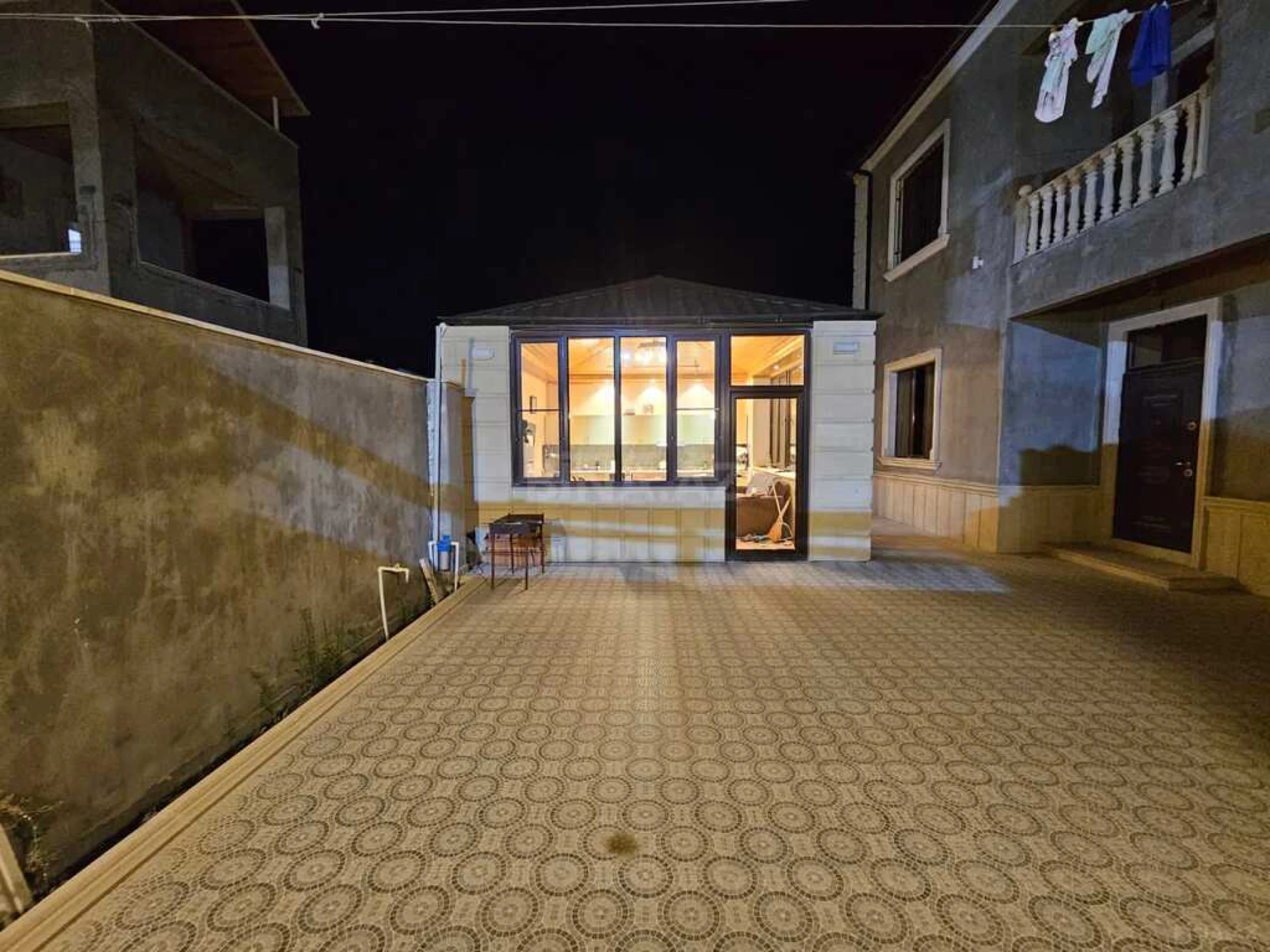 Kirayə verilir 5 otaqlı həyət evi 230 m²
