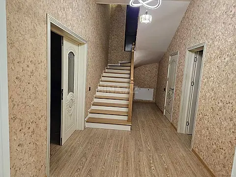 Kirayə verilir 5 otaqlı həyət evi 230 m²