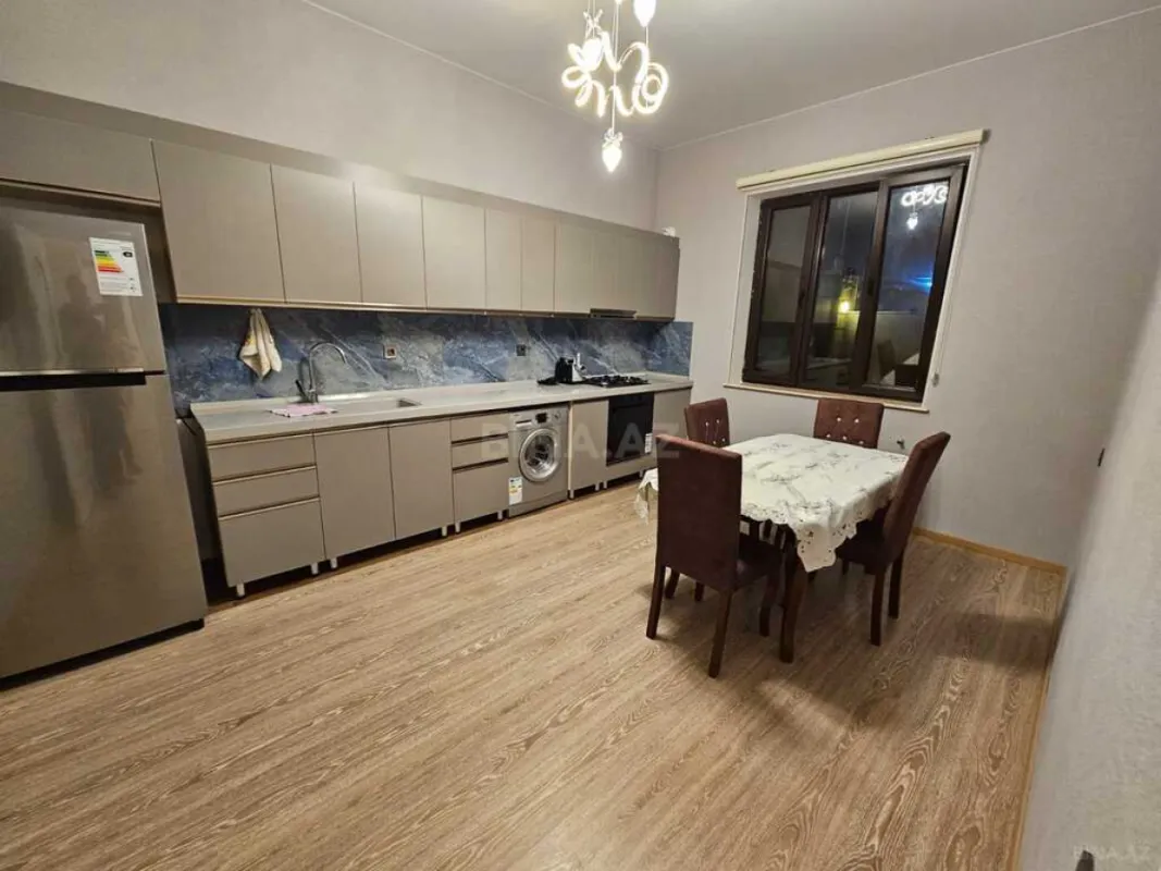Kirayə verilir 5 otaqlı həyət evi 230 m²