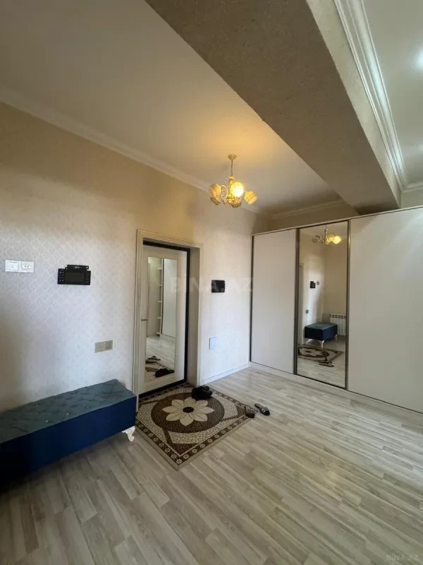 Satılır 2 otaqlı mənzil 72 m²