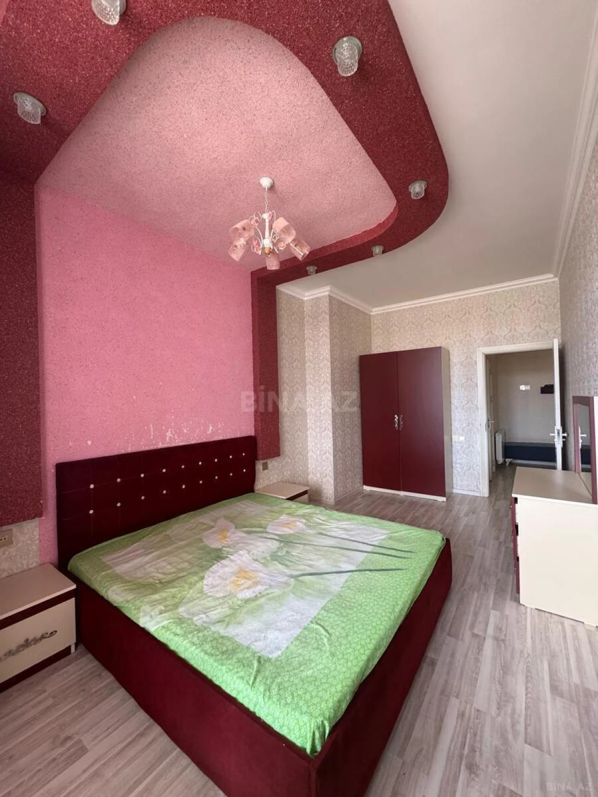 Satılır 2 otaqlı mənzil 72 m²