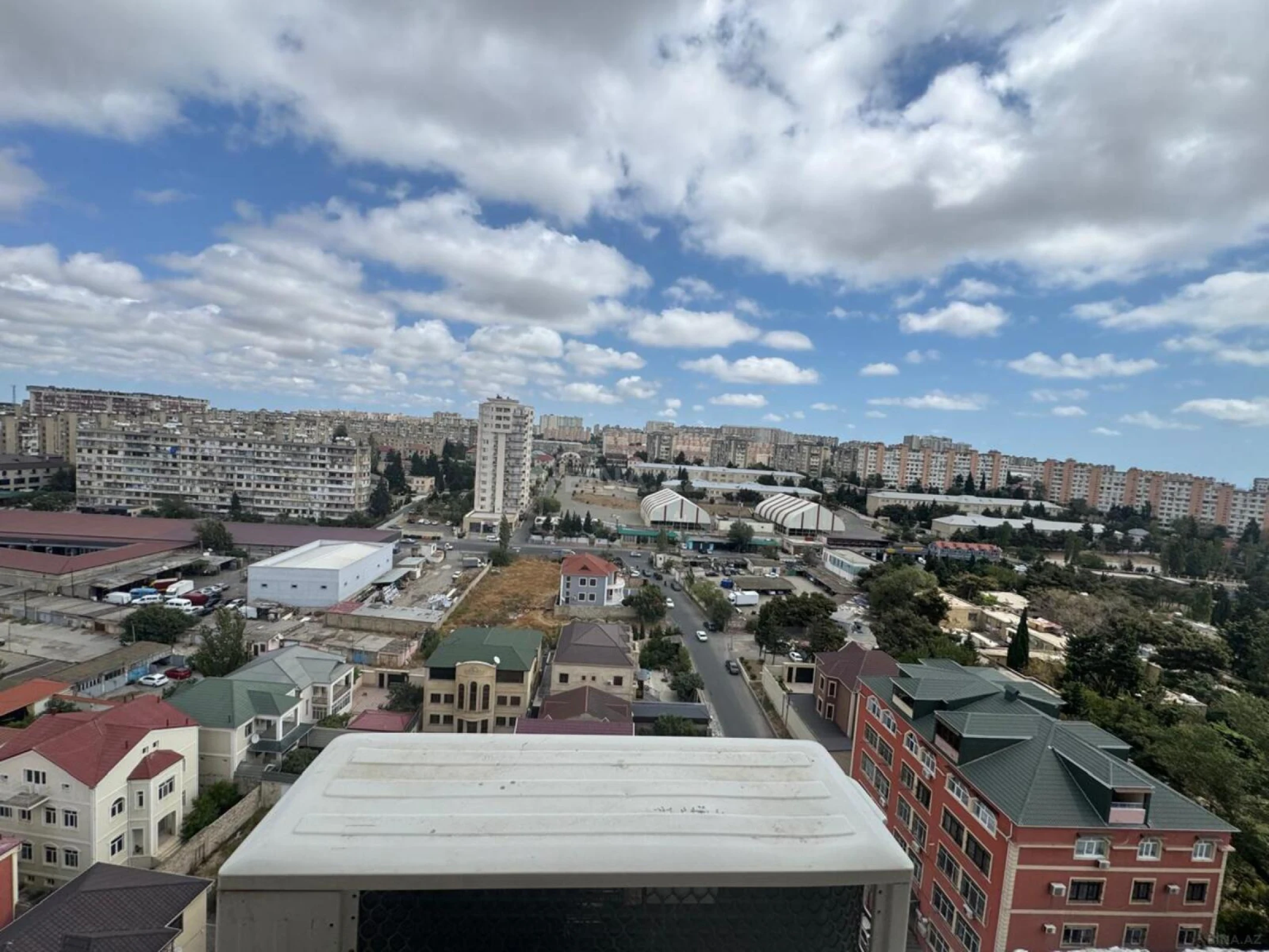 Satılır 2 otaqlı mənzil 72 m²