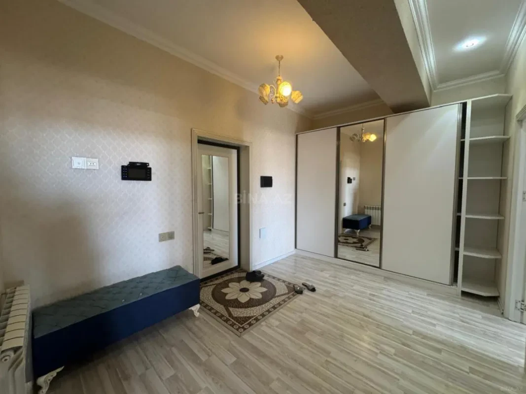 Satılır 2 otaqlı mənzil 72 m²