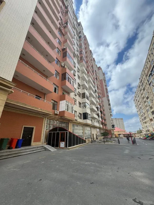 Satılır 2 otaqlı mənzil 72 m²