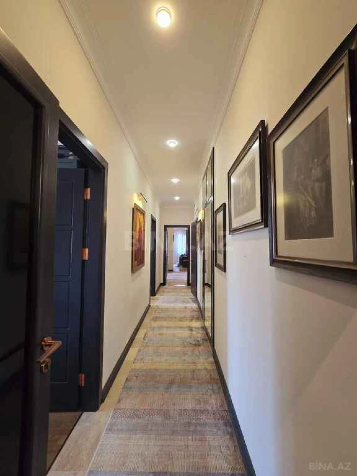 Satılır 5 otaqlı mənzil 242 m²